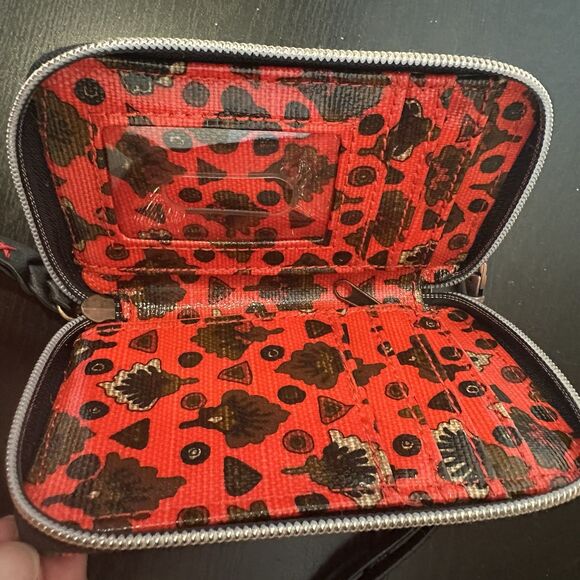 Sakroots Zipper Wallet Smartphone Crossbody Purse Bag Red Black Pattern - LOOK - Picture 6 of 8